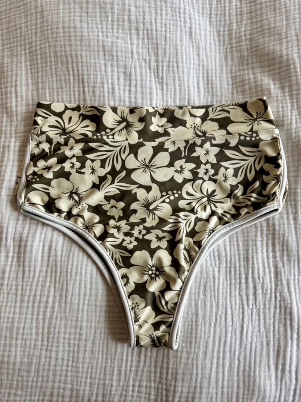 ACACIA swimwear Tommy piped bottom Huahine